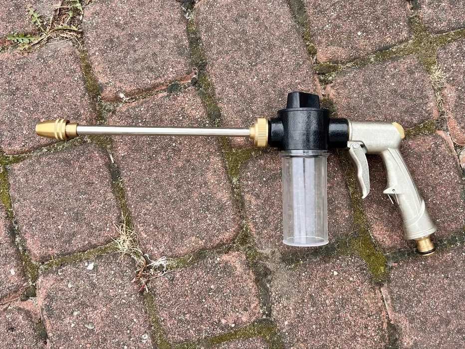 Pistolet Pianowy Do Mycia Auta ze Zbiornikiem Na Płyn Na Wąż Ogrodowy