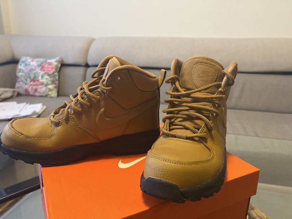 Buty zimowo-jesienne Nike r.36,5