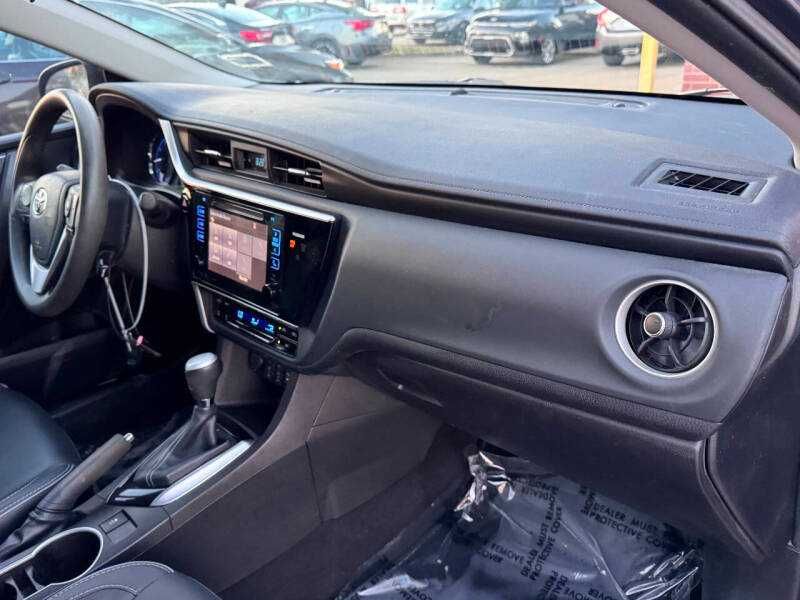 2017 Toyota Corolla XLE