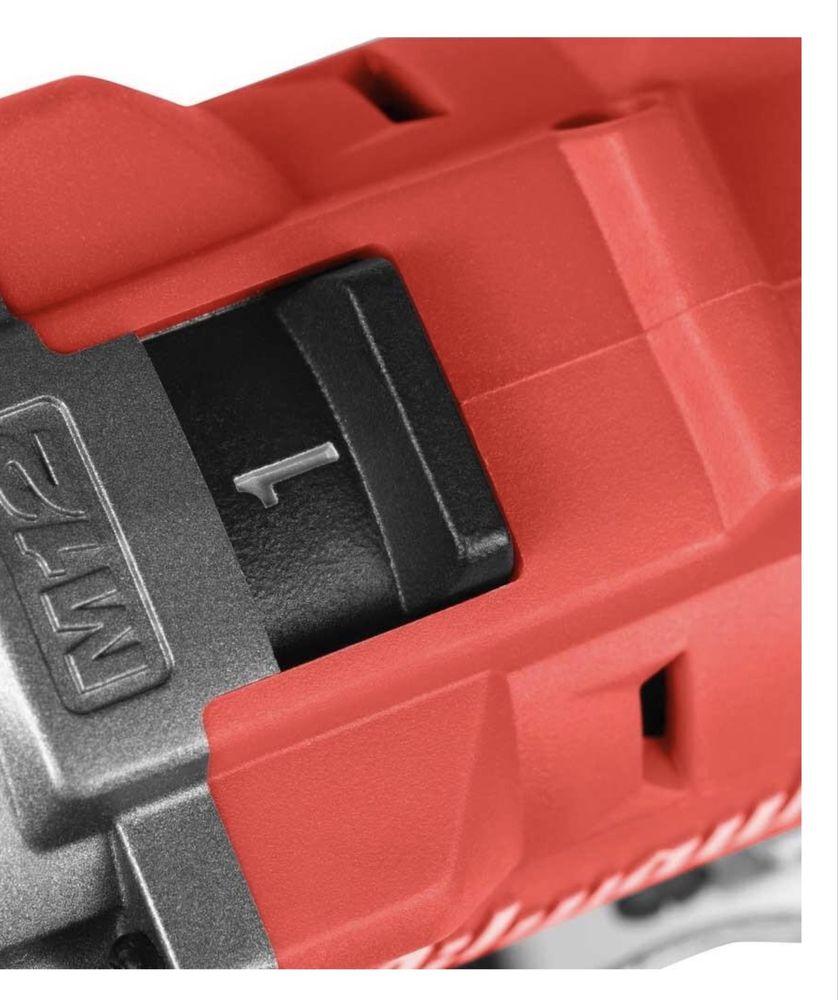 Гвинтоверт акумуляторний Milwaukee M12 FID2-0