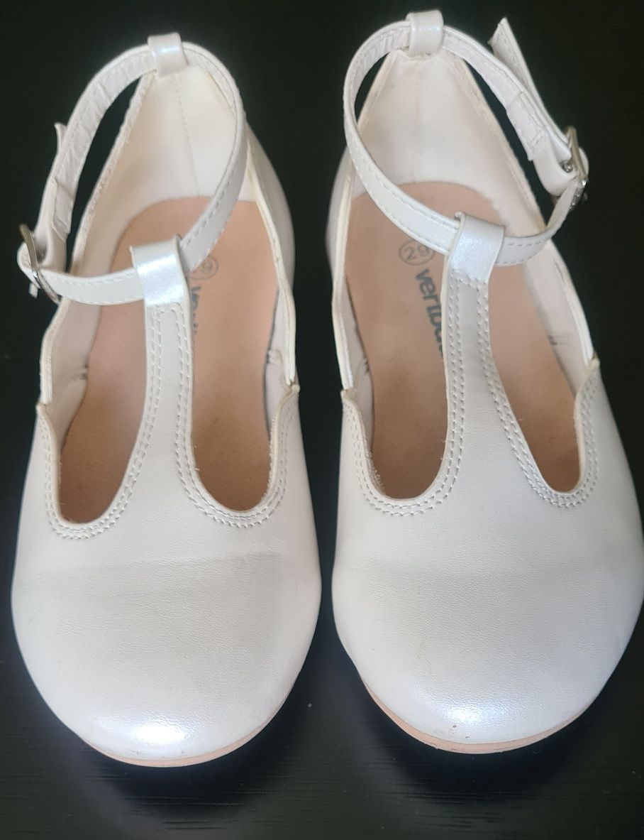 Sapato de cerimónia branco pérola