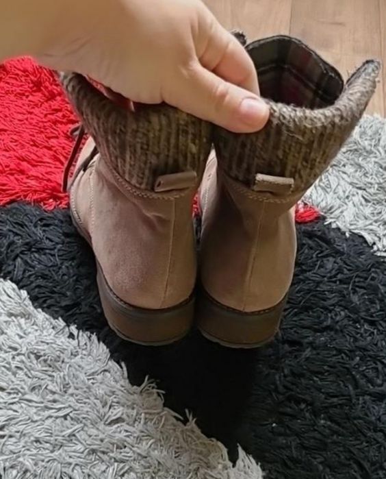 шикарні фірмові чоботи ботинки Lendrover  41р натуральний замш