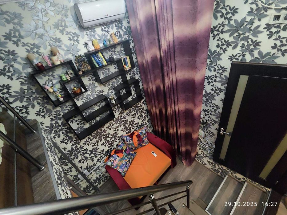 Слача комнаты с хозяйкой