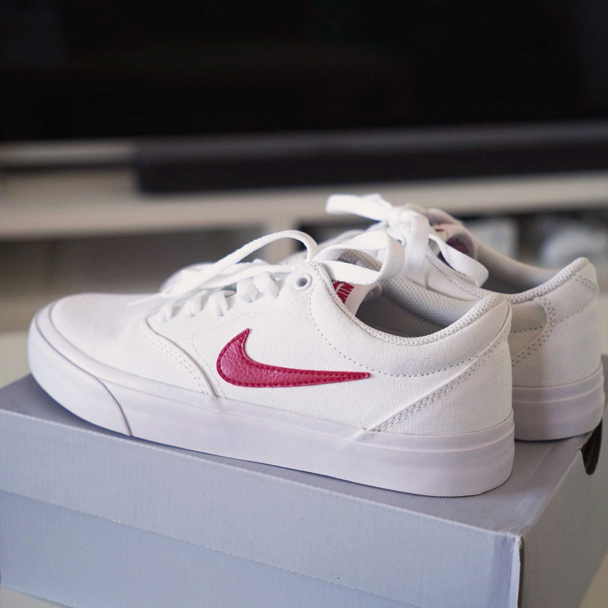 Buty NIKE SB Charge Canvas - białe - r. 38 - oryginalne