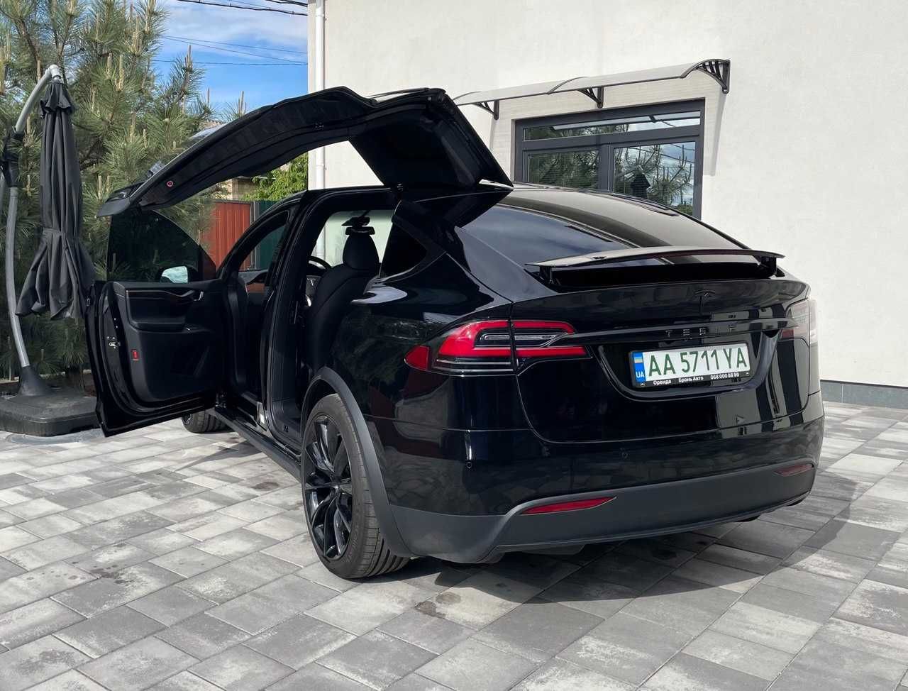 Оренда Tesla Model X Long Range Бронь Авто