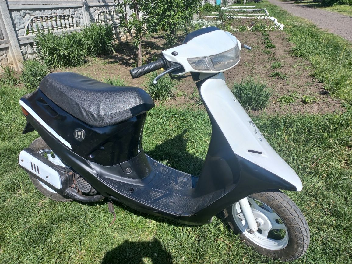 Продам скутер Honda Dio 18