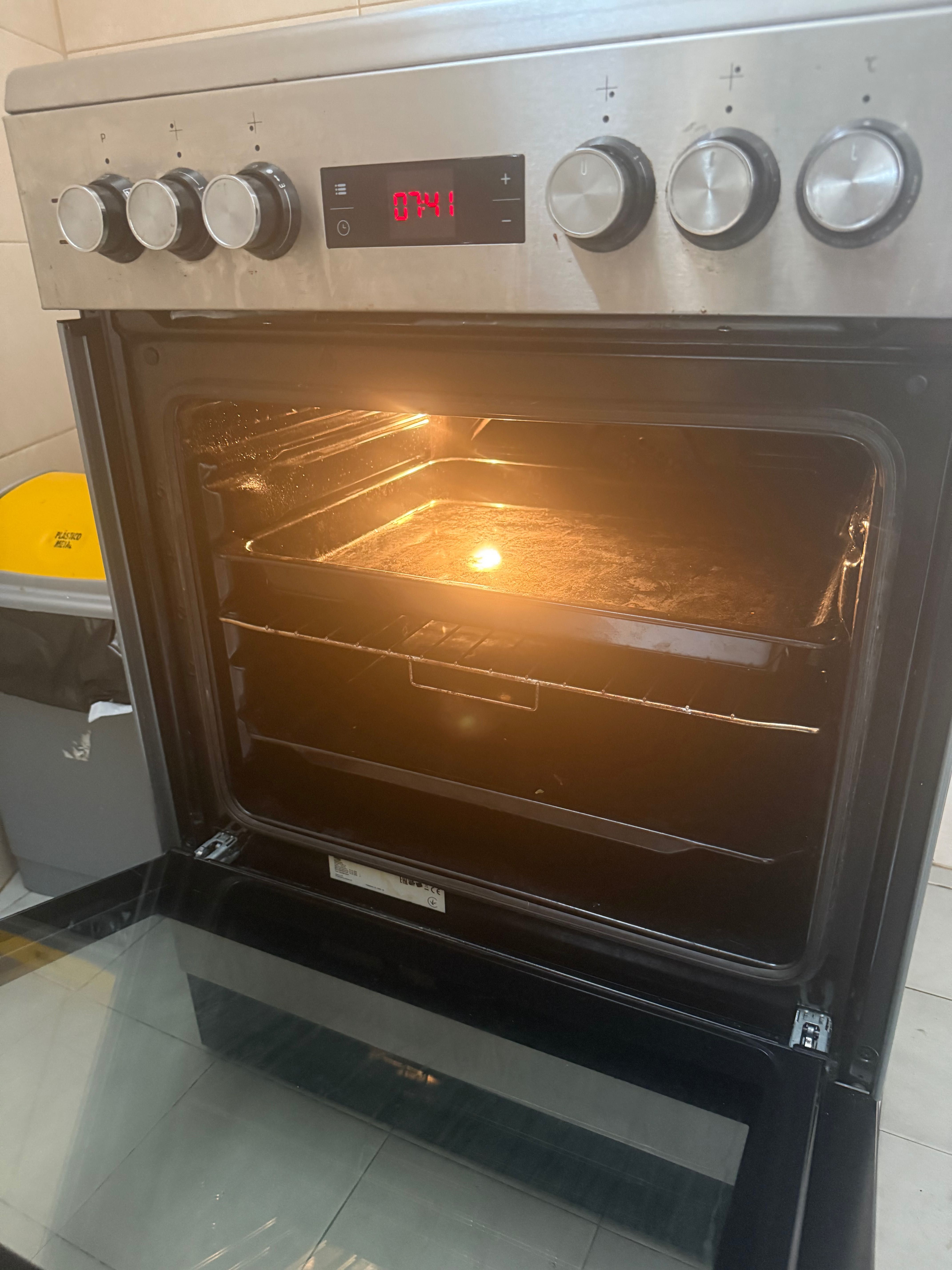 Fogão elétrico Beko excelente condição