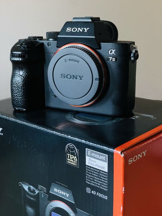 Sony A7III – pełna klatka, aparat bezlusterkowy