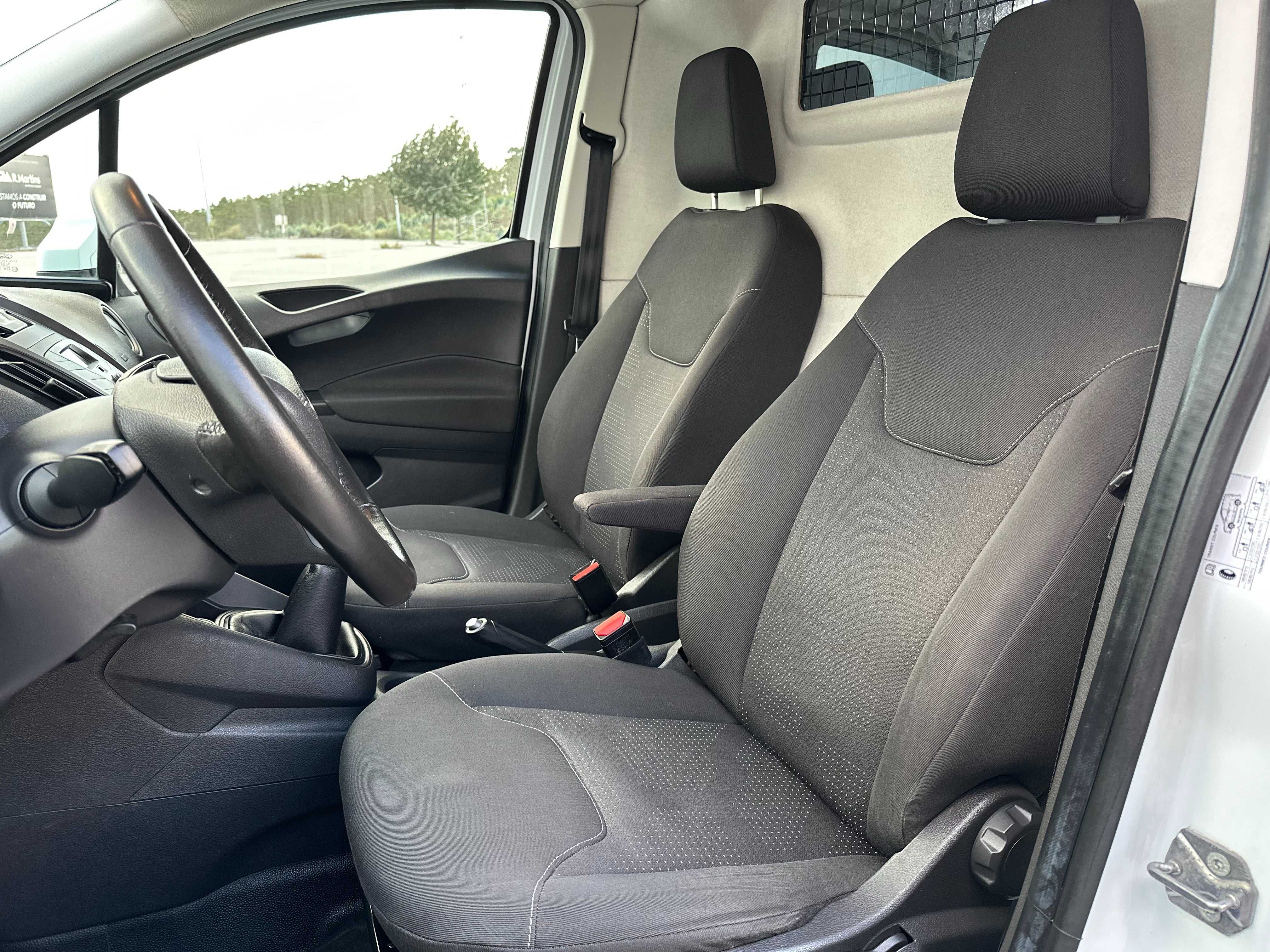 Ford Transit Courier - 72 000 KMS