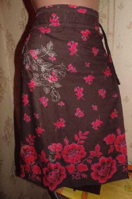 Спідниця з вишивкою,на запах,з поясом 46-48-50р,натуральна тканина