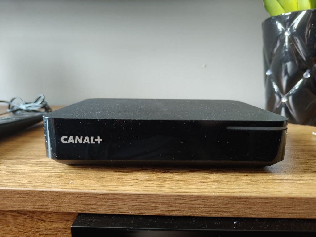 Dekoder CANAL+ BOX 4K - Hybrydowy Odbiornik Telewizyjny Android TV