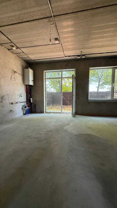 Таунхаус з ремонтом (під чистове оздоблення) в Ірпені.