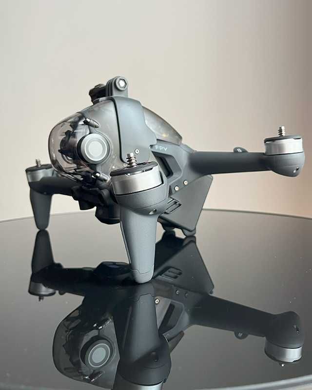 Dron DJI FPV + uchwyt GoPro stan idealny
