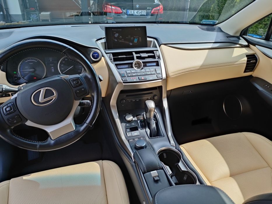 Piękny Lexus NX300h 4x4. HYBRYDA