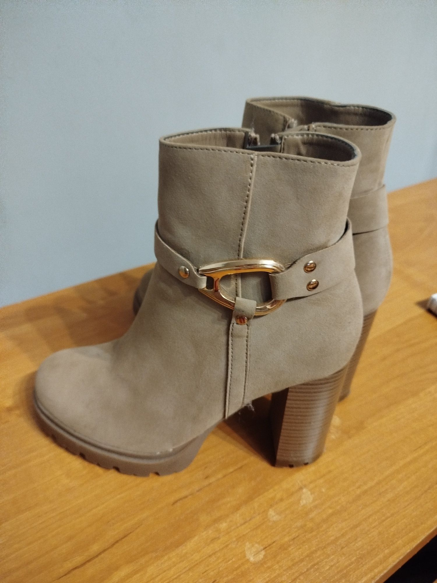 Sprzedam buty damskie