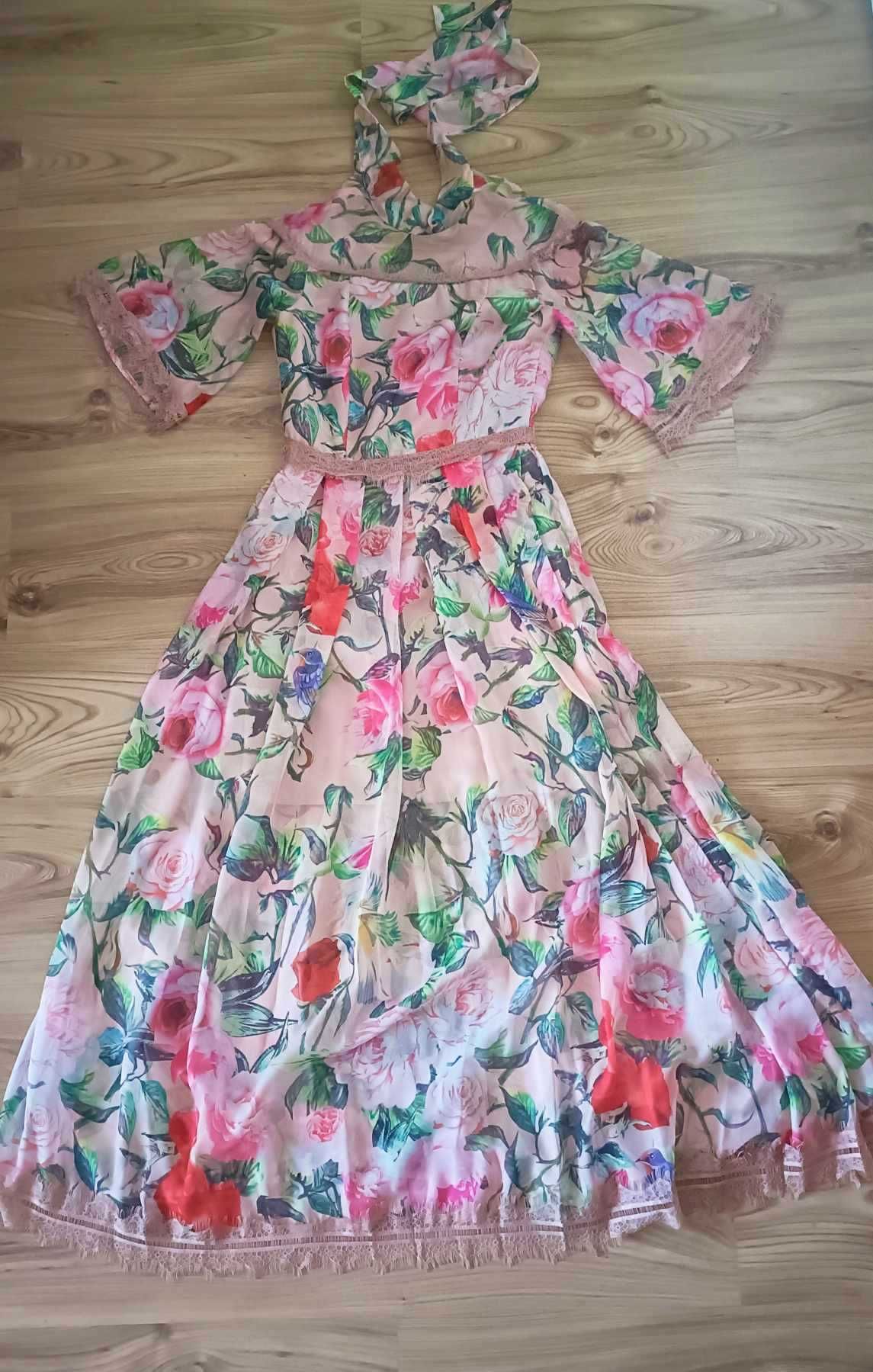 Piękna sukienka polskiej marki Yoshe