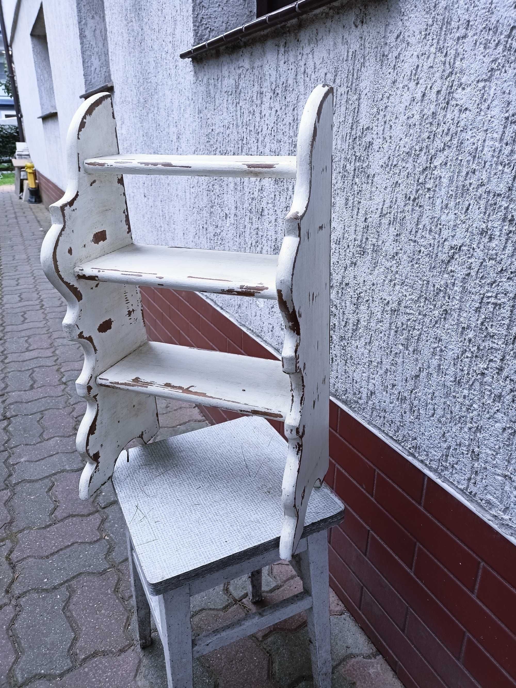 Stara drewniana półka