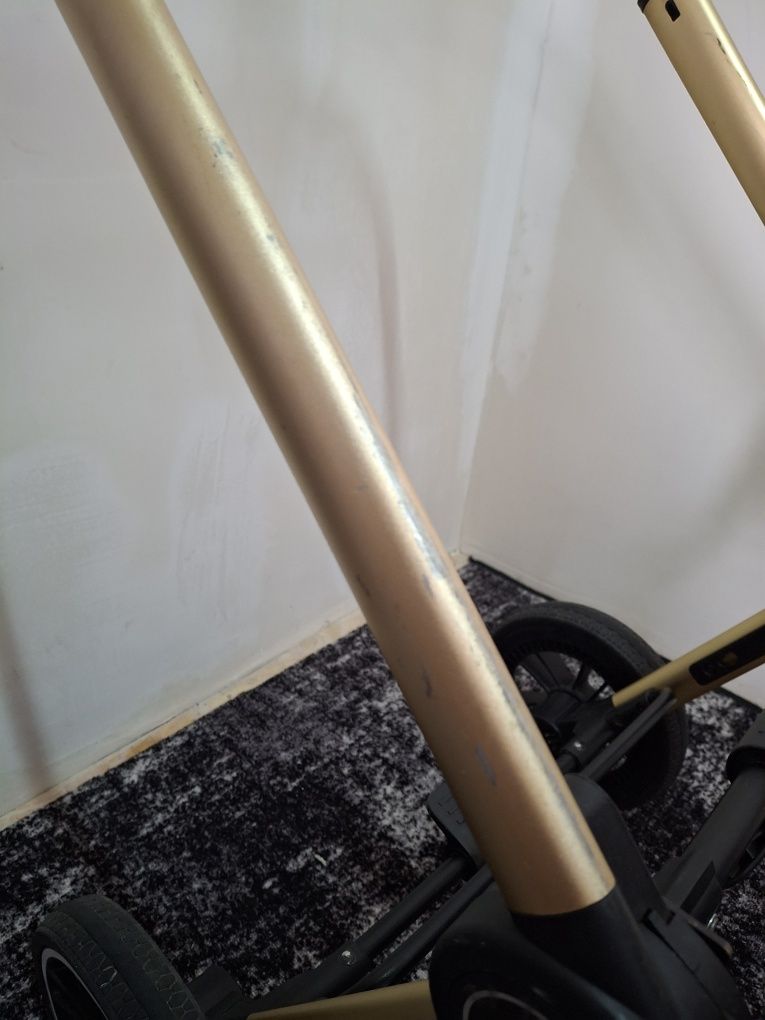 Продам коляску Carrello