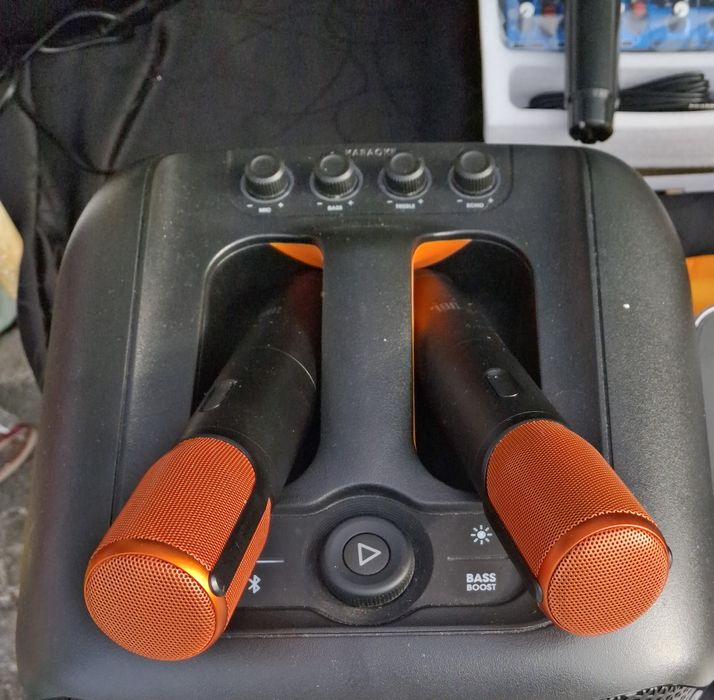 Microfone JBL - Sem fios.