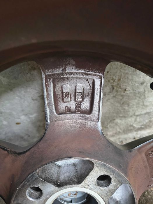Komplet kół zimowych DEZENT KIA RIO,HYUNDAI i20 185/65R15
