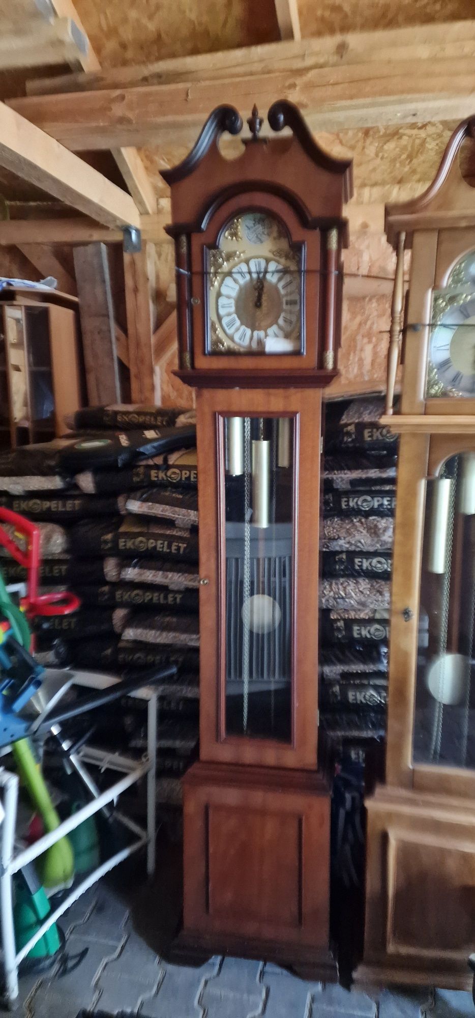 Stary zegar TEMPUS FUGIT