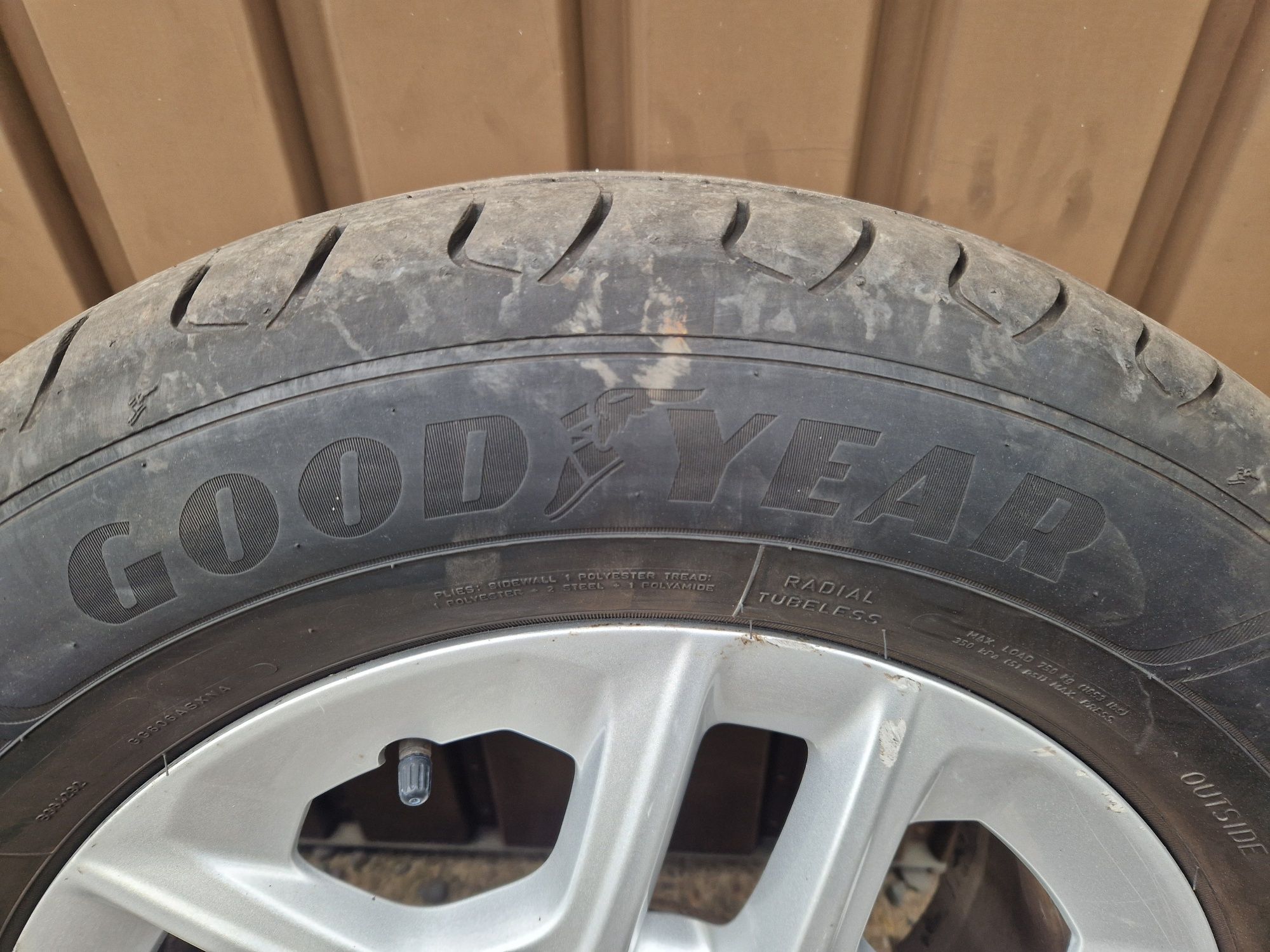 Oryginalne koła alufelgi 5x110 Jeep Compass II 215/65/16 Goodyear