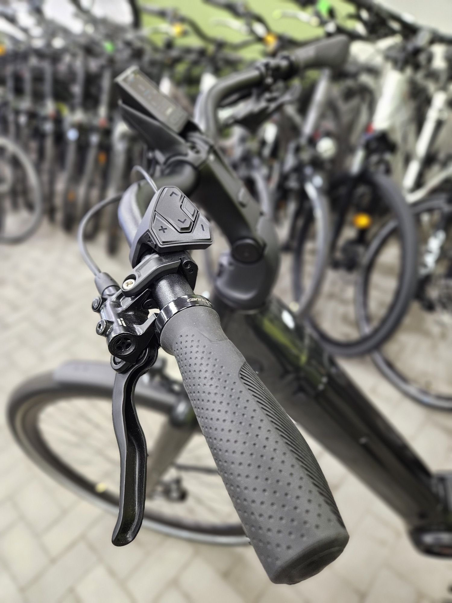 Rower elektryczny CANNONDALE MAVARO NEO L BOSCH CX Kiox SLX Fa vat