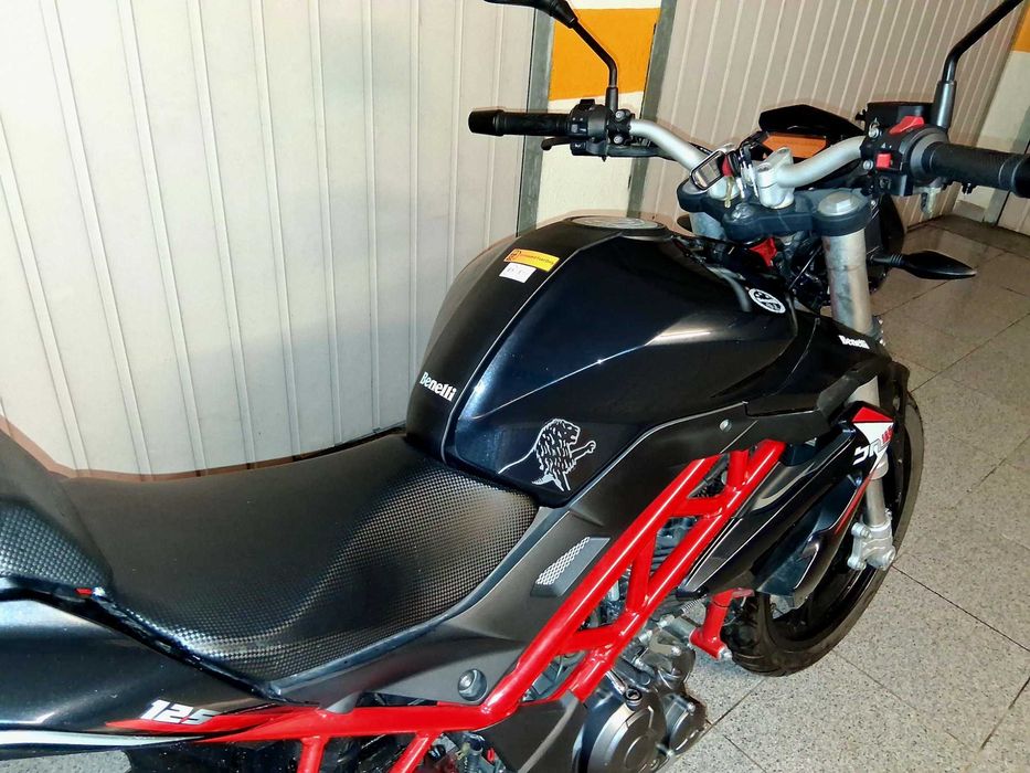 Benelli BN 125 de 2019 em excelentes condições como nova.