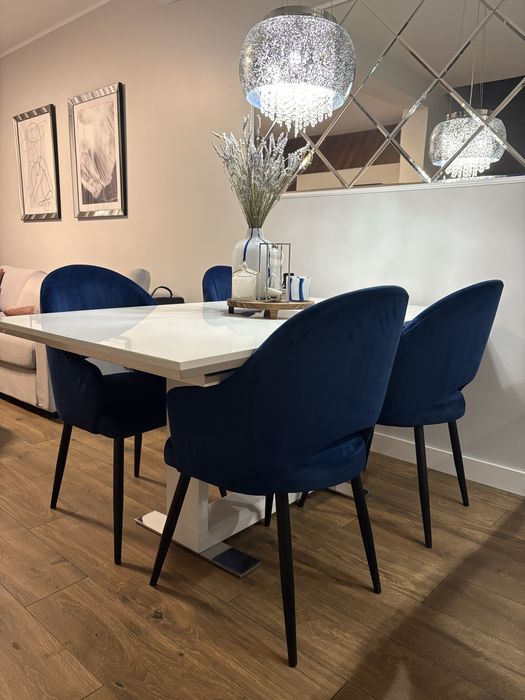 Stol biały lakierowany