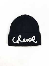czarna czapka zimowa Chanel damska