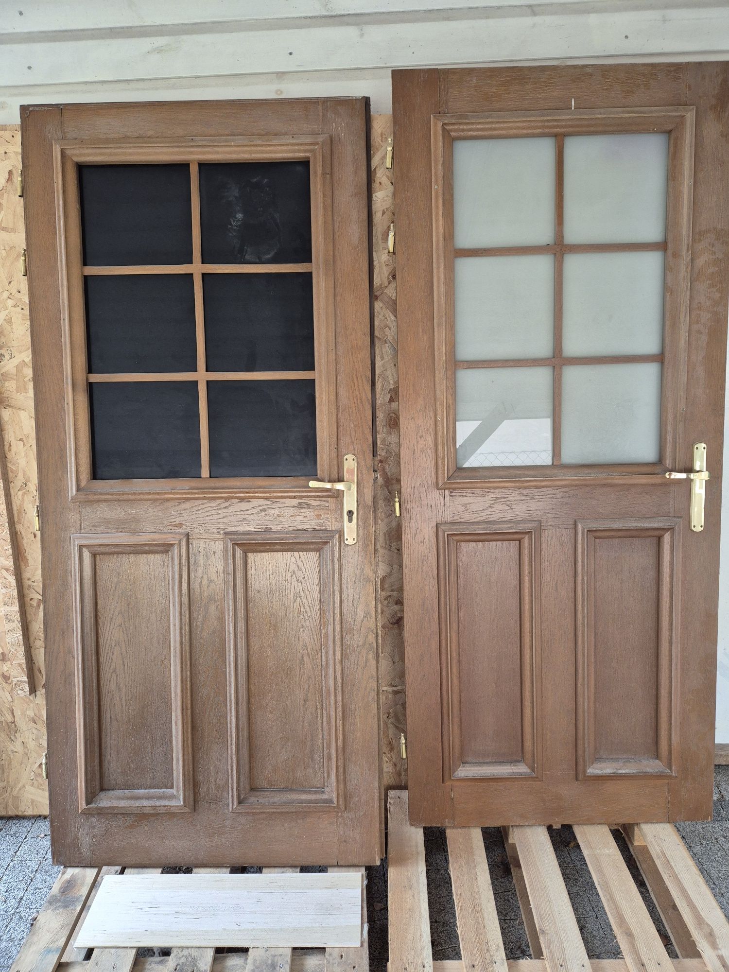 Drzwi wewnętrzne  dębowe lewe 2 szt szer 84×200;86×200 po 150 zl szt