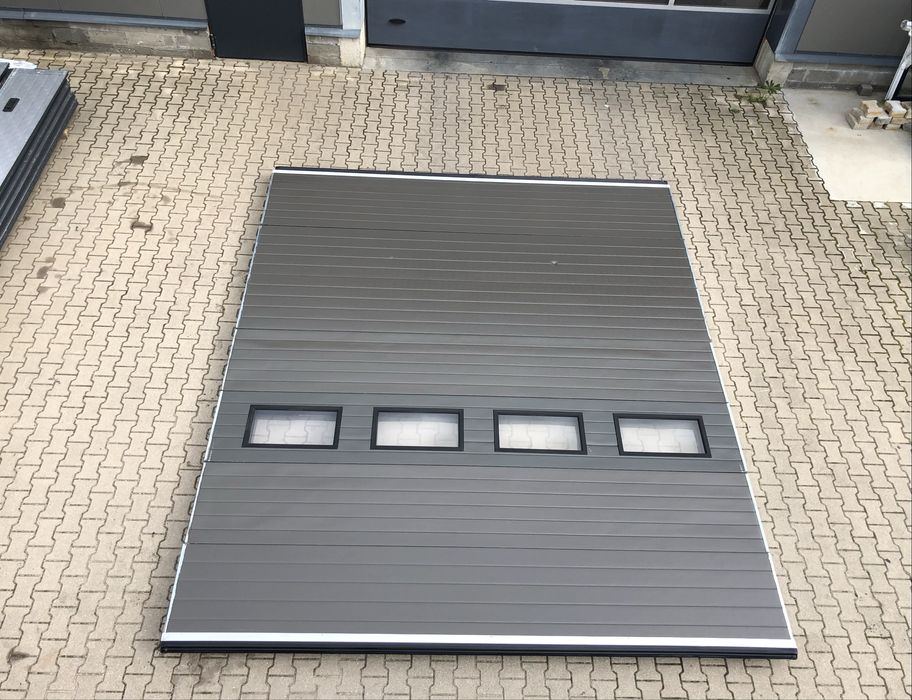 Brama 385 x 450 panelowa 8 cm grubości segmentowa garażowa przemysłowa