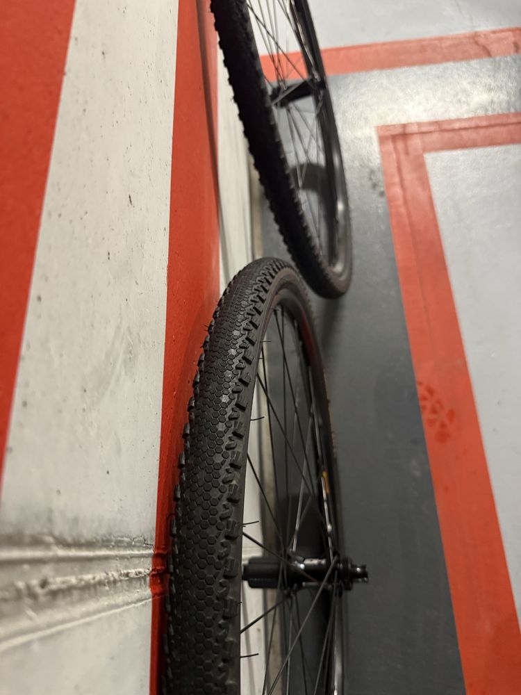 Zestaw kół WTB ST i23 TCS 700c + Vittoria Terreno Dry 38c koła gravel