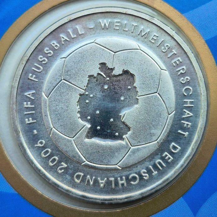 Німеччина 10 євро 2003 р. ФІФА футбол 2006 срібло блістер + блок марок