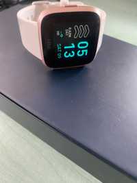 Смарт годинник Fitbit Versa