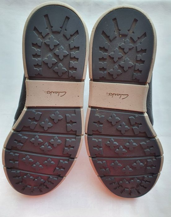 Зимові черевики Clarks р.42