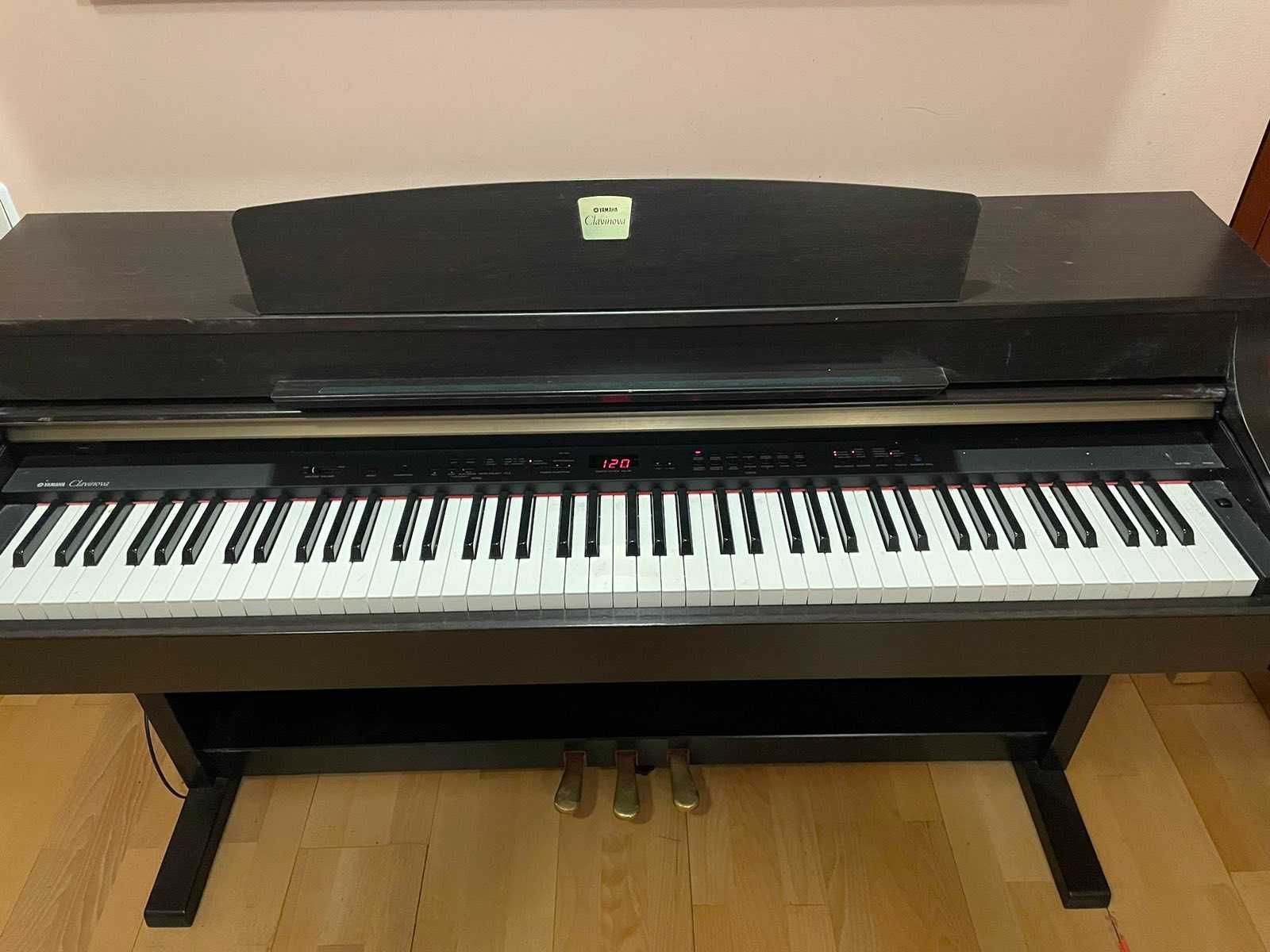 Yamaha Clavinova CLP-330