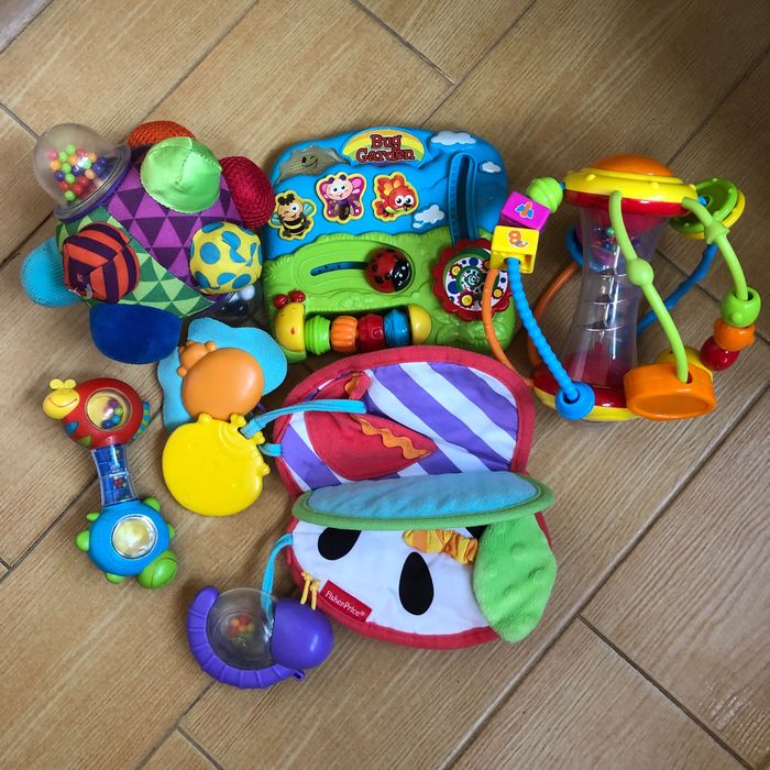 Продам дитячі розвиваючі іграшки