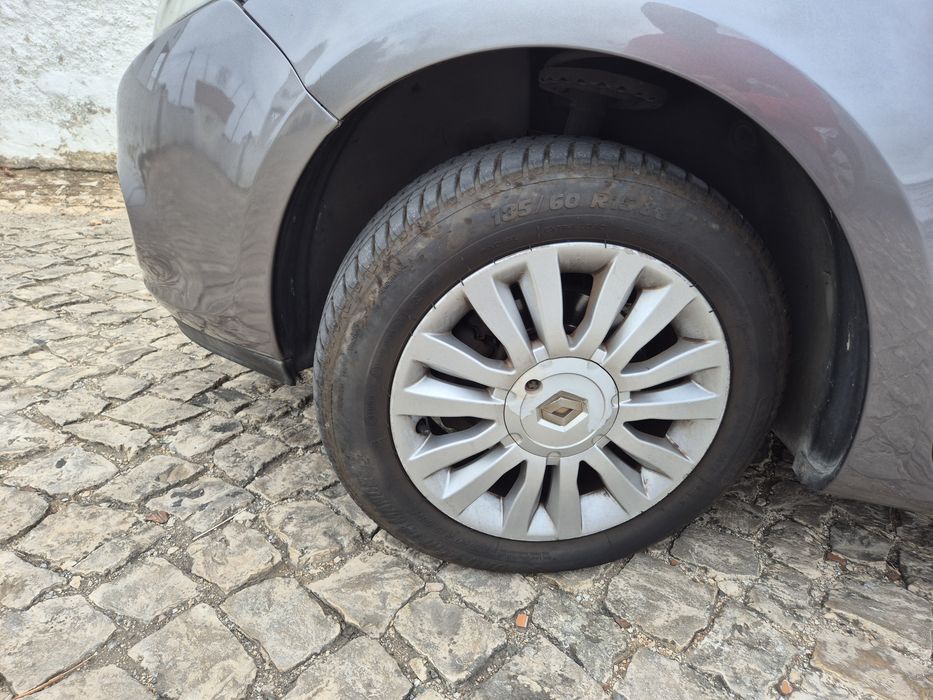 Renault Clio 1.2 2010 como novo 104 000 kms