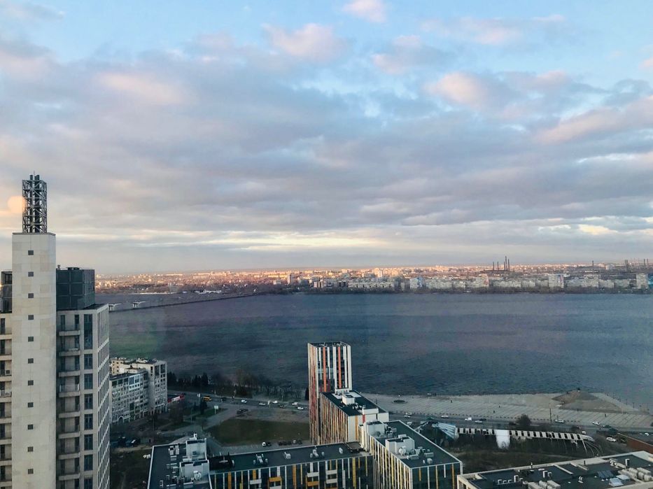 Продам квартиру 204 м.кв  с прекрасным видом на город и реку