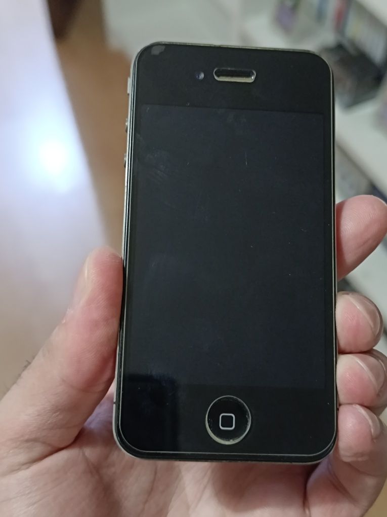 Apple iPhone 4 8GB