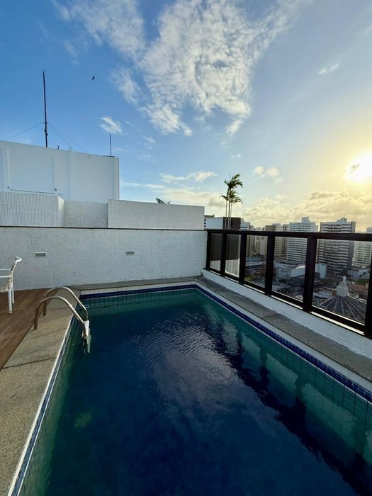 Cobertura duplex com piscina e garagem