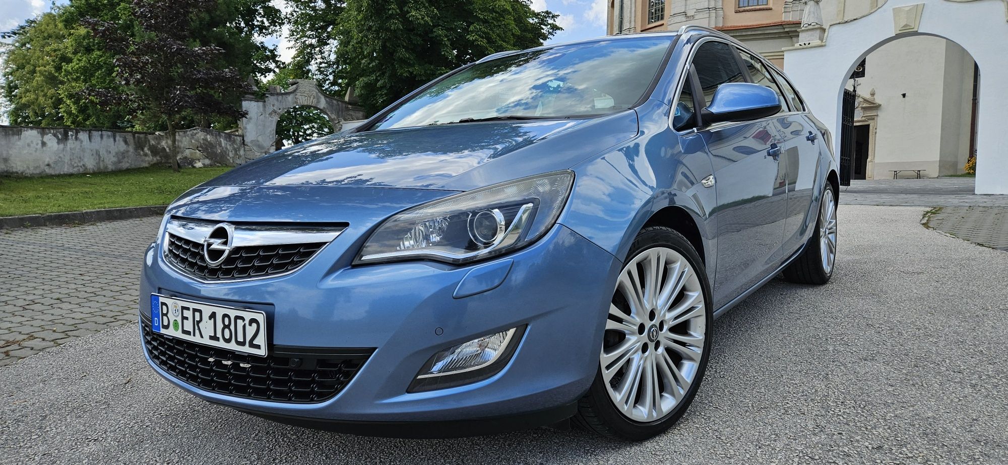 OPEL ASTRA J 2010 R 1.4 T Benzyna.Navi.Pdc.BiXenon.Sportsize.Serwis