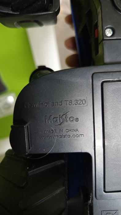 New Holland T8. 320 zdalnie sterowany traktor