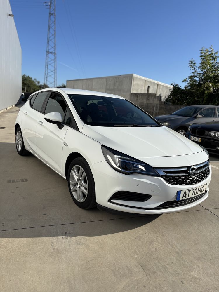 OPEL ASTRA bem estimado