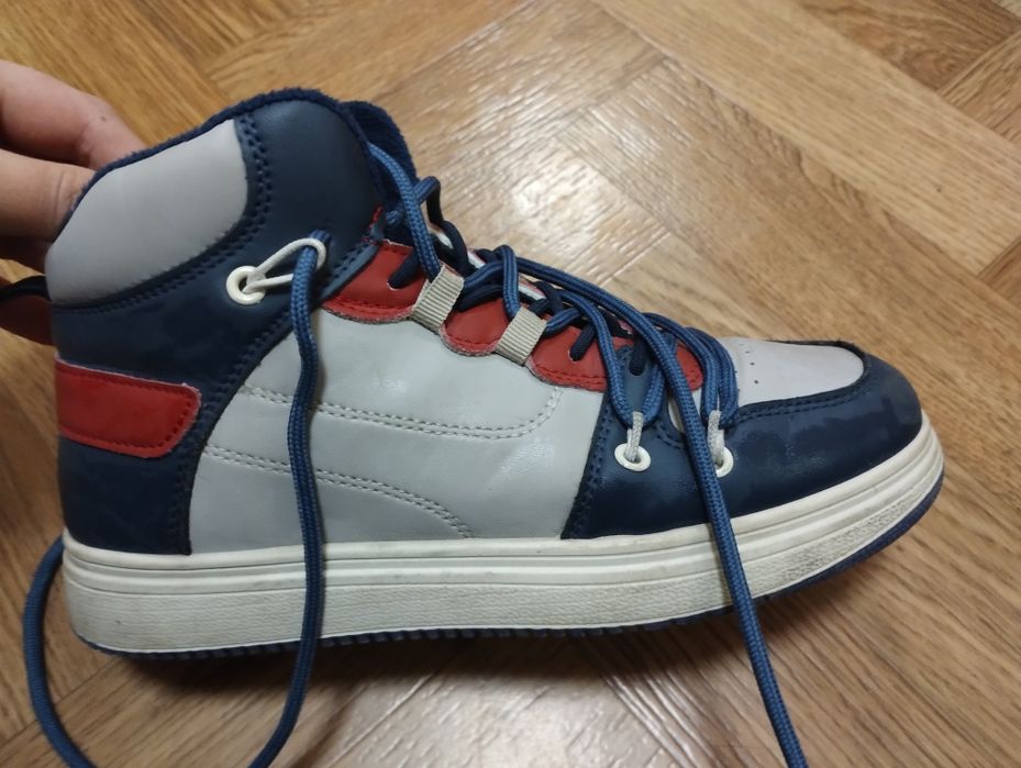 Классные кроссовки