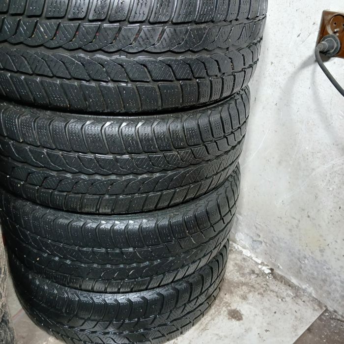 Koła komletne Opony zimowe Uniroyal R15 15 cali