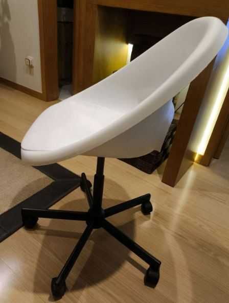 Cadeira Giratória p/Escritório Secretária Muito Confortável e Elegante