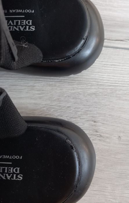 Босоніжки жіночі