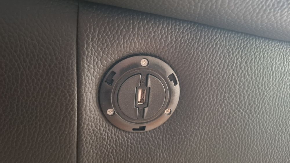 Sofá com elevador pernas eléctrico.